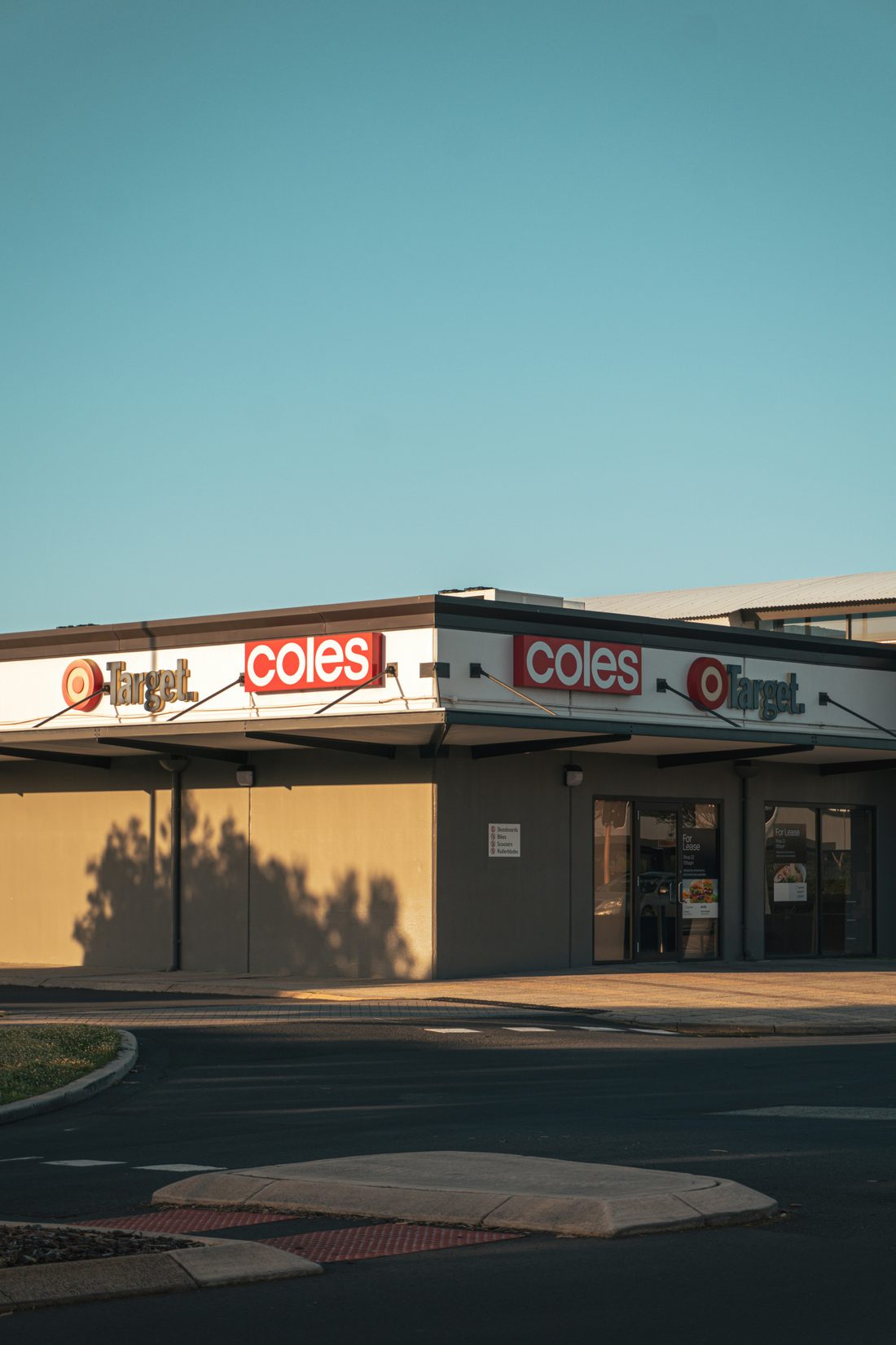 Convenience retail investment property